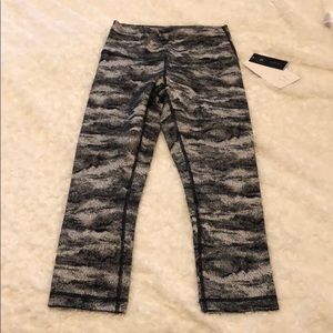 NWT lululemon Wunder Under Crop